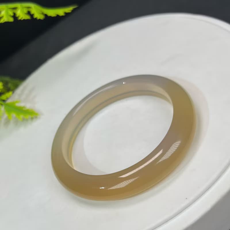 精品 漸變香檳金灰瑪瑙手鐲 48MM 冰潤起剛玉髓手環 樂觀好運招財