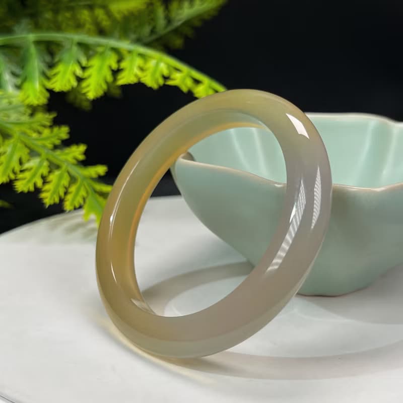精品 漸變香檳金灰瑪瑙手鐲 48MM 冰潤起剛玉髓手環 樂觀好運招財