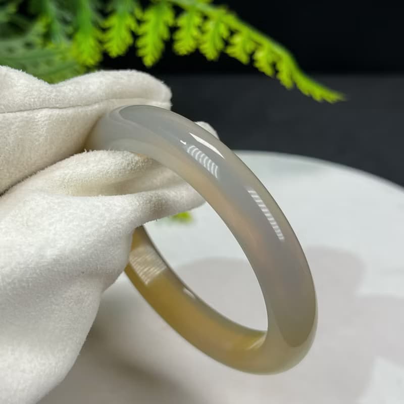 精品 漸變香檳金灰瑪瑙手鐲 48MM 冰潤起剛玉髓手環 樂觀好運招財