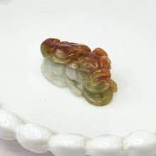 溫潤奶白底帶紅翡手工精雕貔貅吊墜 |天然緬甸玉A貨翡翠
