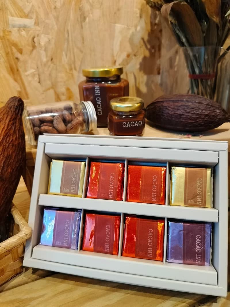 CACAOinN現磨調溫_綜合產地85%純巧薄片16入_售價NT840手感包裝