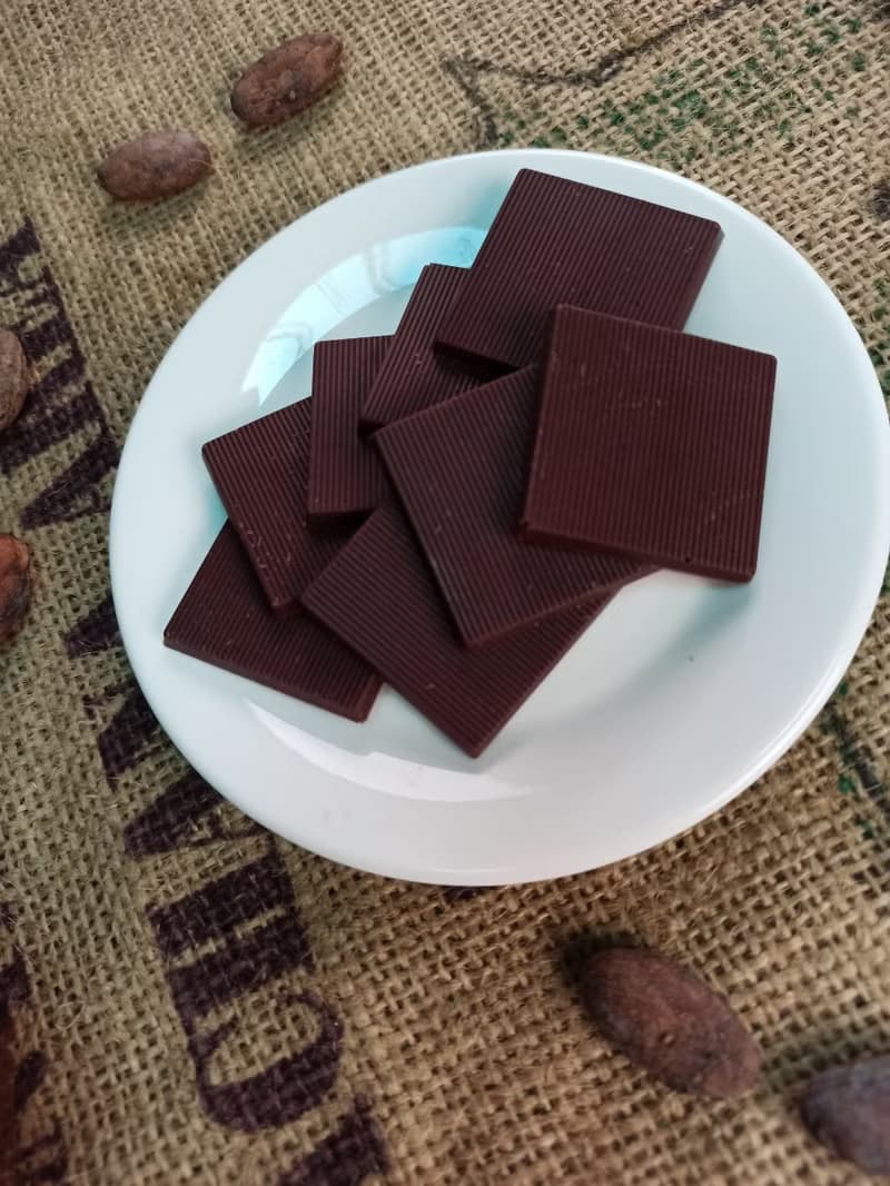 CACAOinN現磨調溫_綜合產地85%純巧薄片16入_售價NT840手感包裝