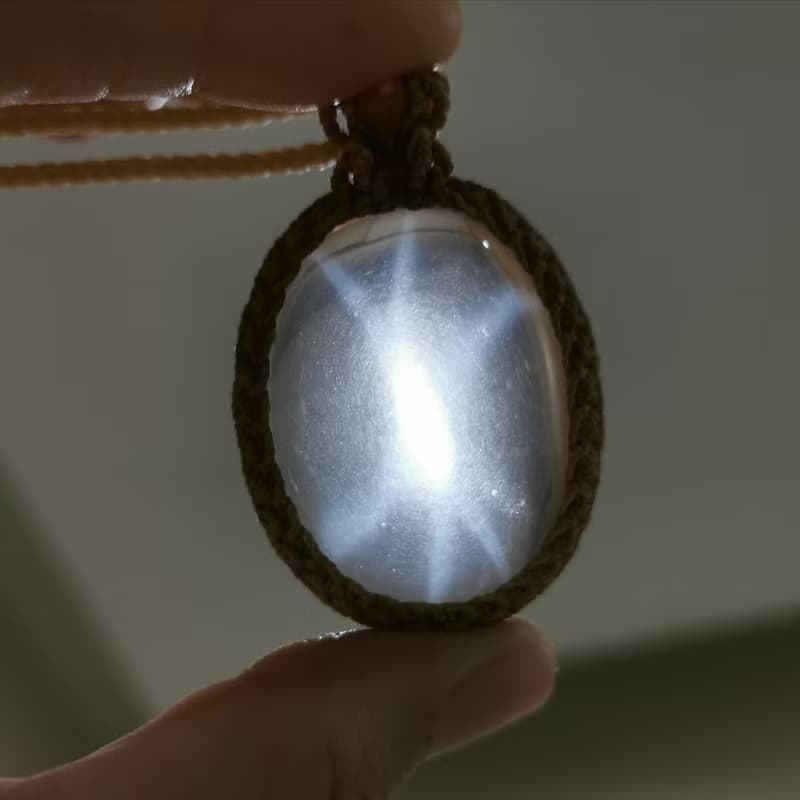 莫三比克星光粉水晶-蠟線編織-圖騰包框設計/項鍊可調整長度