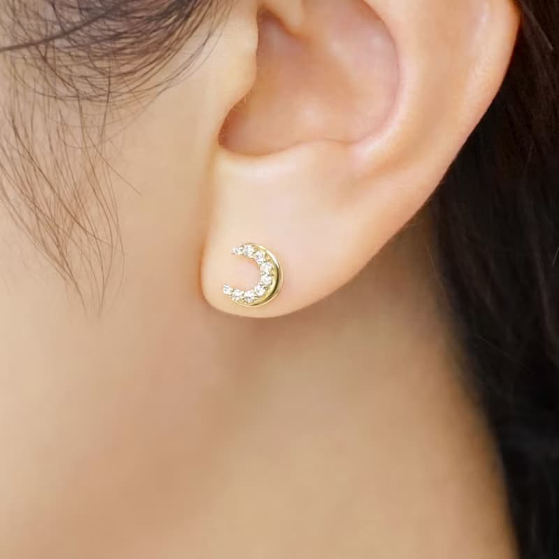 【Solo Earring】 18K/10K 莫桑石月亮單邊耳環 (黃金)