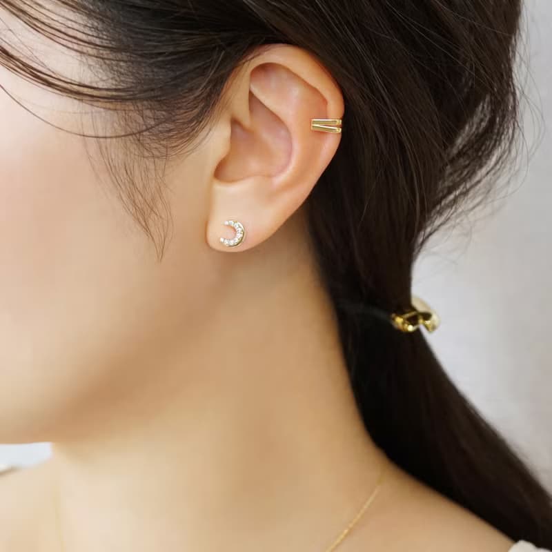 【Solo Earring】 18K/10K 莫桑石月亮單邊耳環 (黃金)