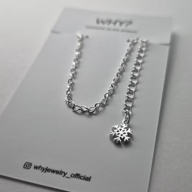 (925 Sterling Silver) Twinkle Snowflake Necklace