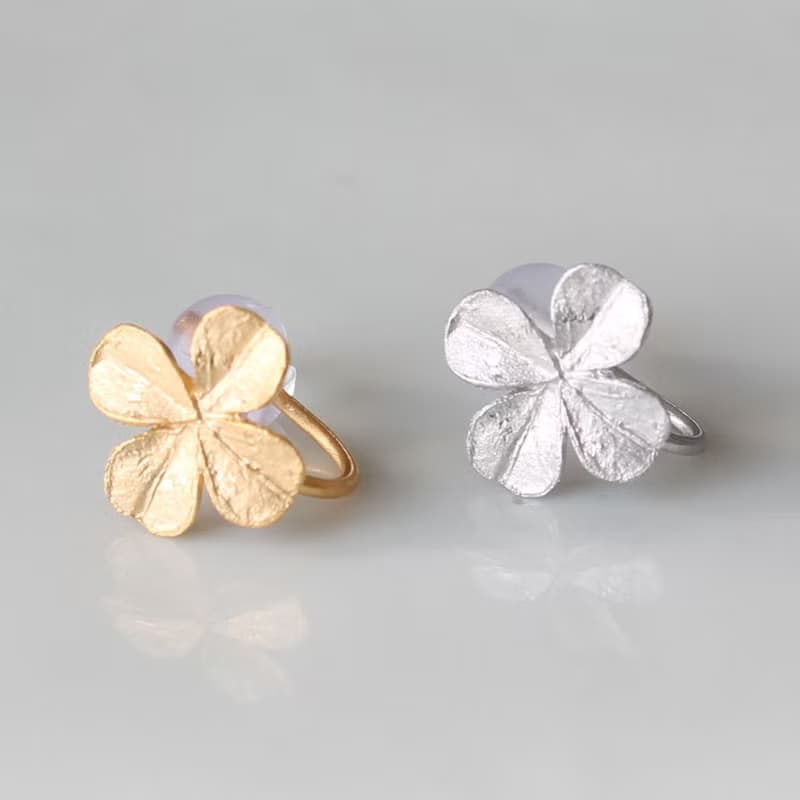 Clover ear cuff