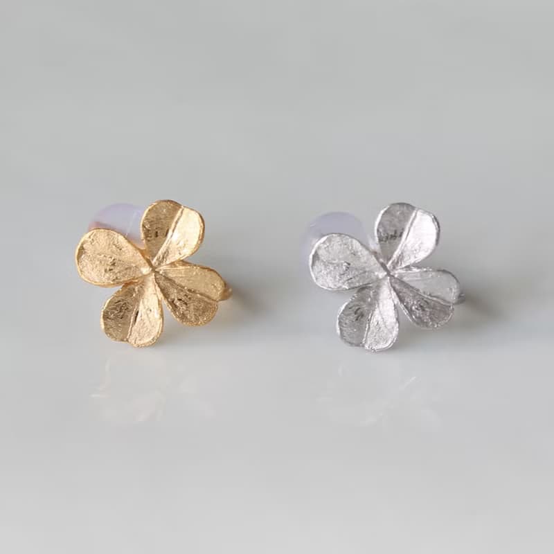 Clover ear cuff