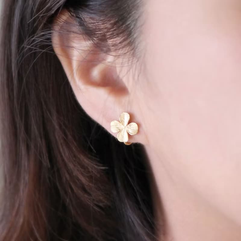 Clover ear cuff