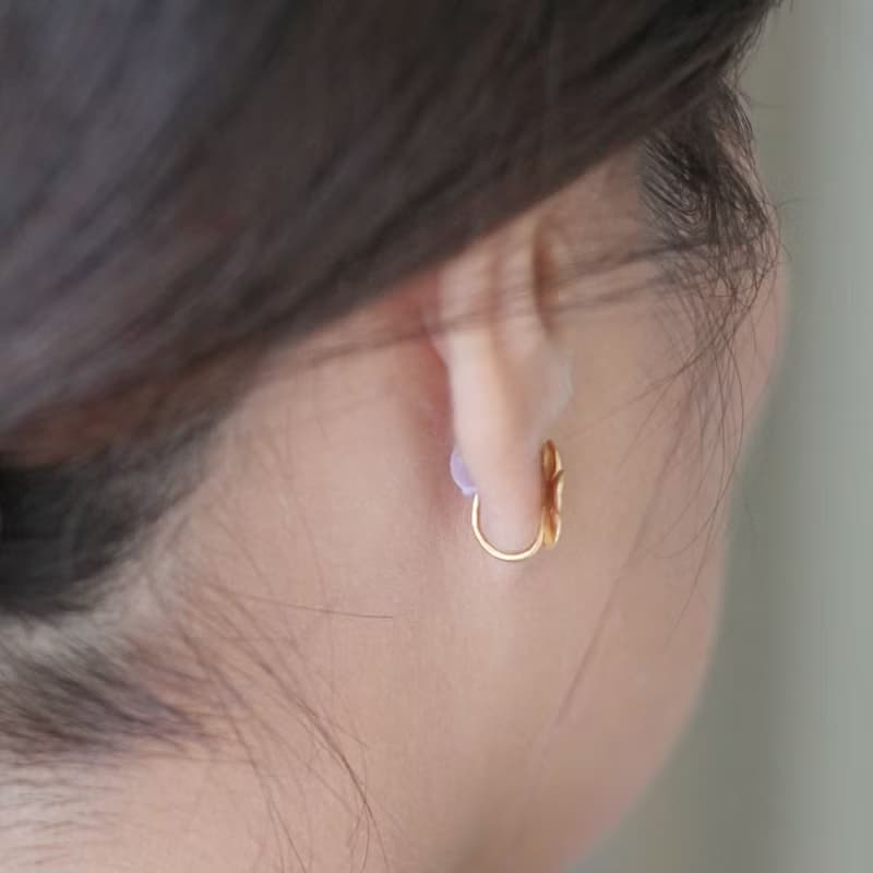 Clover ear cuff