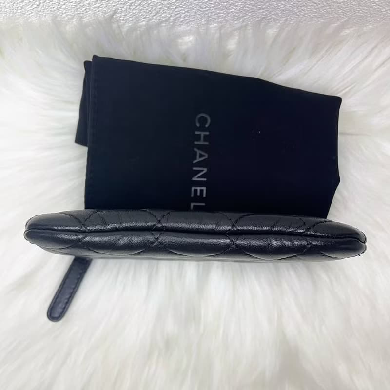 Chanel 黑色羊仔皮金扣LOGO 經典拉鏈零錢包