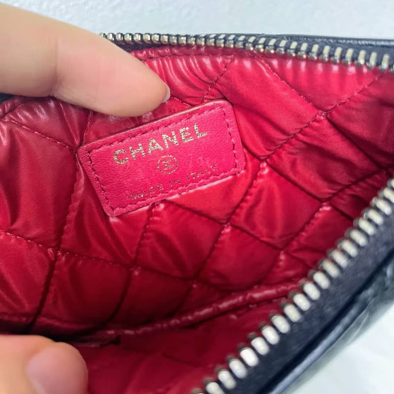 Chanel 黑色羊仔皮金扣LOGO 經典拉鏈零錢包