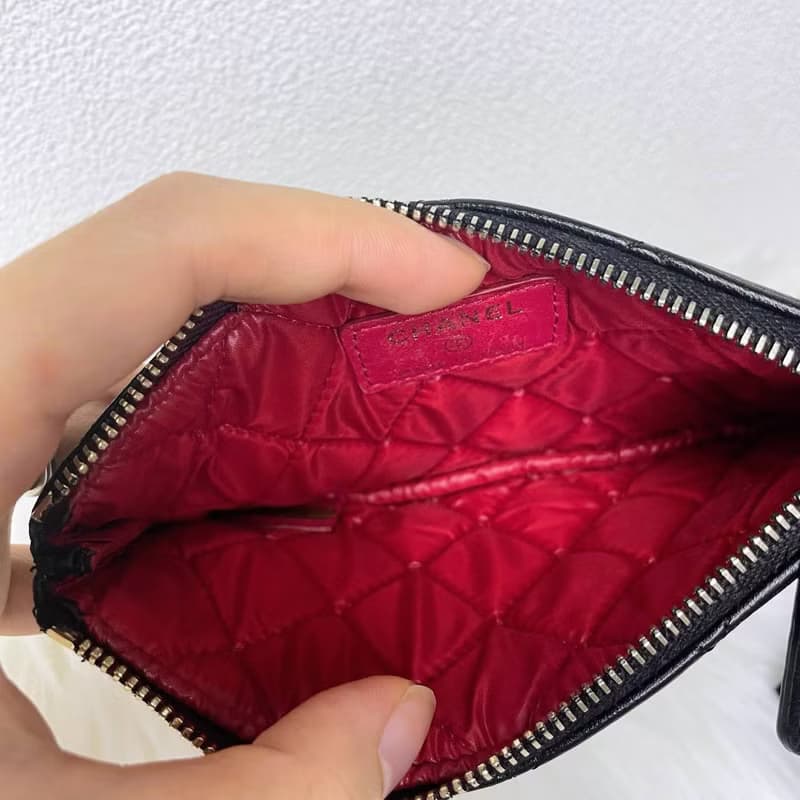 Chanel 黑色羊仔皮金扣LOGO 經典拉鏈零錢包