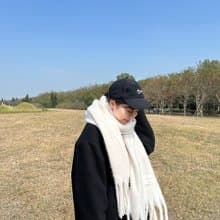 JIN CHA GOD- 軟糯糯流蘇大圍巾白色 God is like warm sunshine