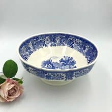 Villeroy 和 Boch 藍色 Burgenland 沙拉碗在凸起的腳上