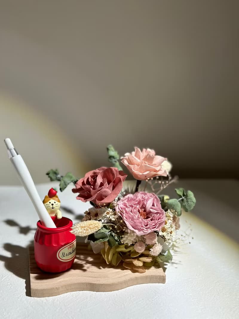 乾燥玫瑰粉永生花筆筒 新年禮物 辦公室療癒小物 交換禮物