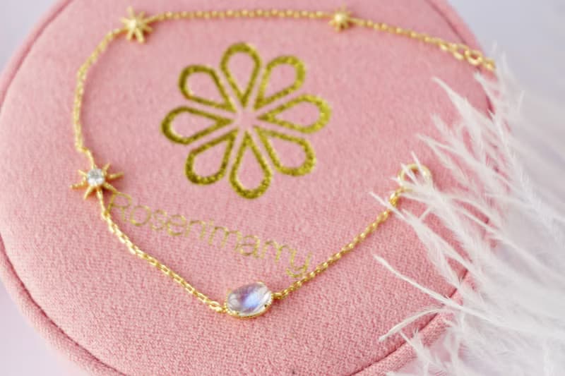 Natural Rainbow Moonstone Bracelet Silver925 with gold plated.