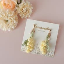 ミモザ ピアス/イヤリング