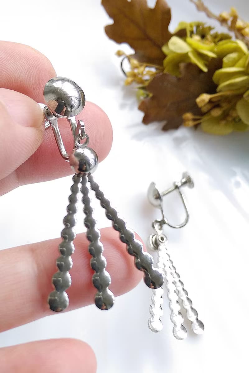 Vintage Jewelry 西洋古董飾品 DELMA 銀色調 摩登垂墜 栓式耳環