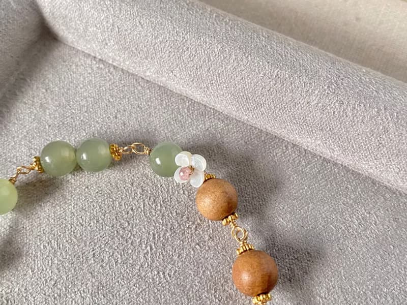 檀木 和田玉 白蝶貝 紅紋石 || 14KGF注金手鍊 鈦鋼心心扣