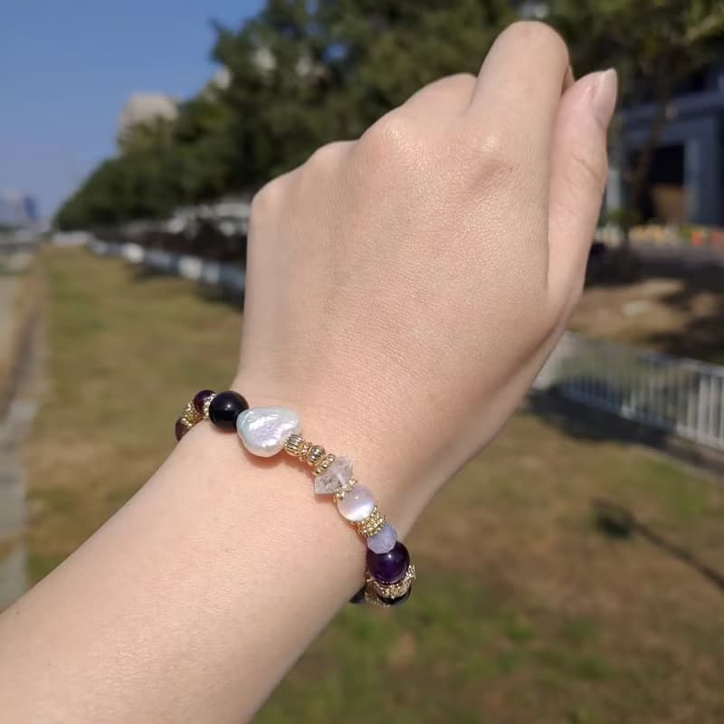 許願池的希臘少女