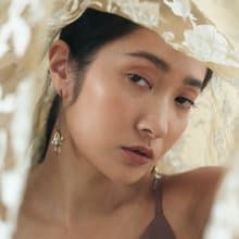 毬果花型 垂墜水晶黃銅耳環 裸