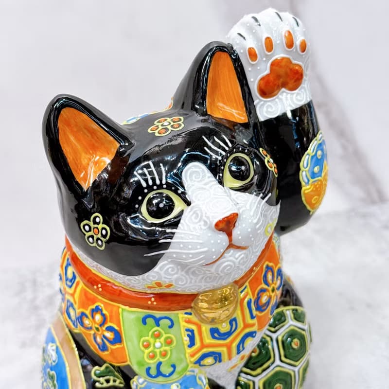 【金鈴守福】日本九谷燒招財貓 |  黑地盛小紋5.7號