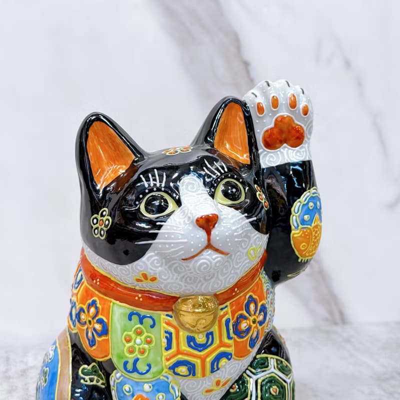 【金鈴守福】日本九谷燒招財貓 |  黑地盛小紋5.7號