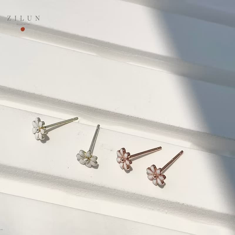 │清新│小白花 • 香檳粉 • 耳針耳夾 • 925silver •純銀耳飾