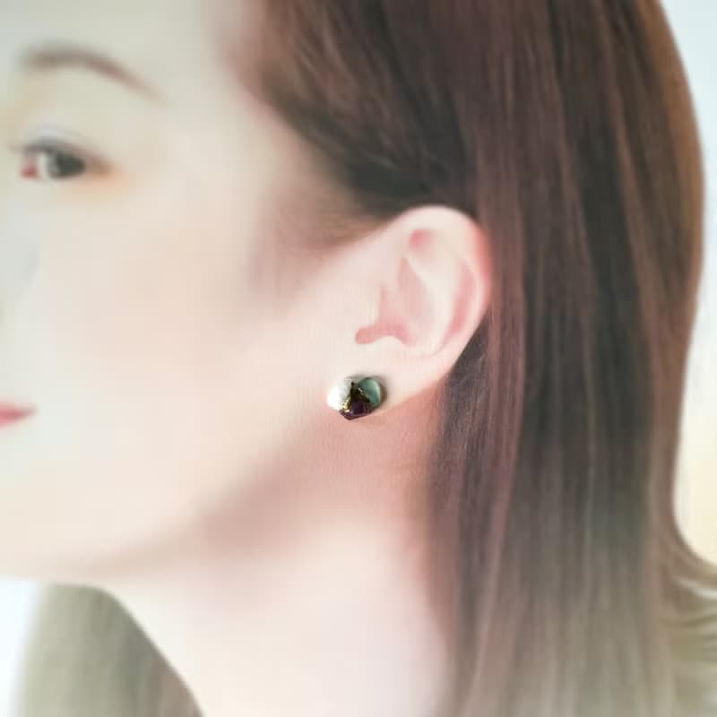 【再販】美しい色合い シーグラス 天然石 フローライト ムーンストーン 金継ぎ ピアス イヤリング ノンホールピアス パープル 紫 ホワイト 白 ガラス 水色