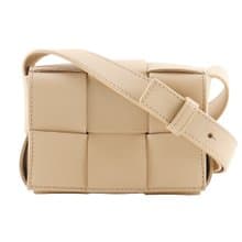 【日本直送】ボッテガヴェネタ BOTTEGAVENETA キャンディ カセット ショルダーバッグ イントレチャート 666688 VMAY1 ラムスキン【中古】