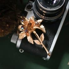 【老飾品/西洋老件】VINTAGE咖啡AB彩玻璃珠金色花束古著胸針