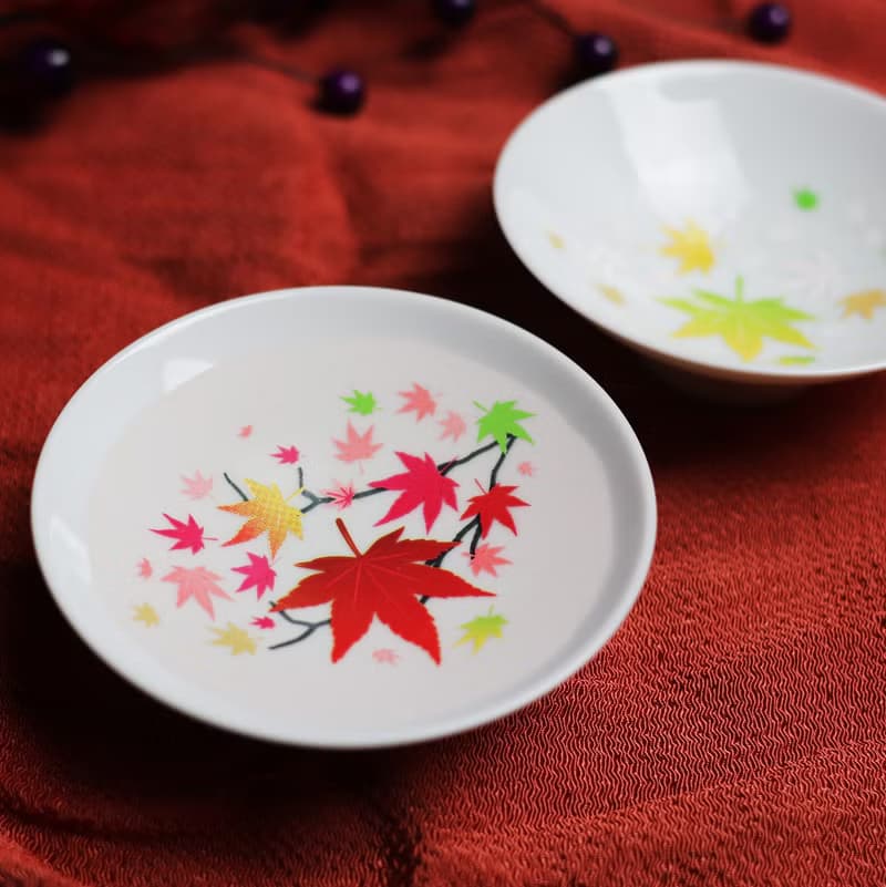 冷感紅葉平盃ペアセット　温度で色が変わる季節を楽しむ器