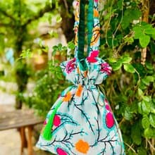 手工刺繡 湖水綠色 花卉 索繩束口 手袋 手提包