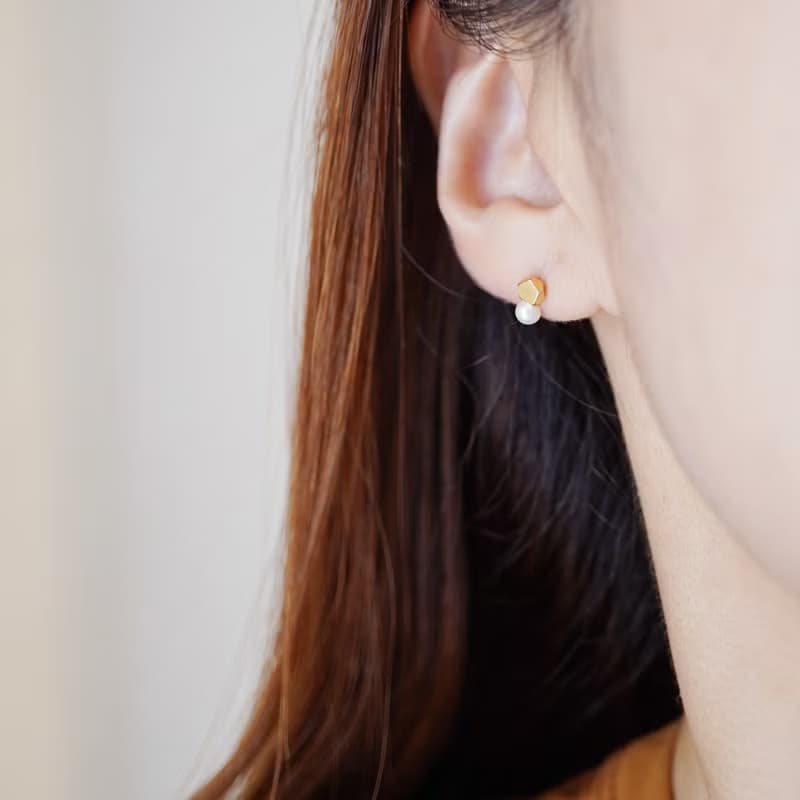 SV925 ペンタゴンパールピアス