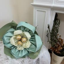 sueing_blossom  金莎情人節花瓣花束