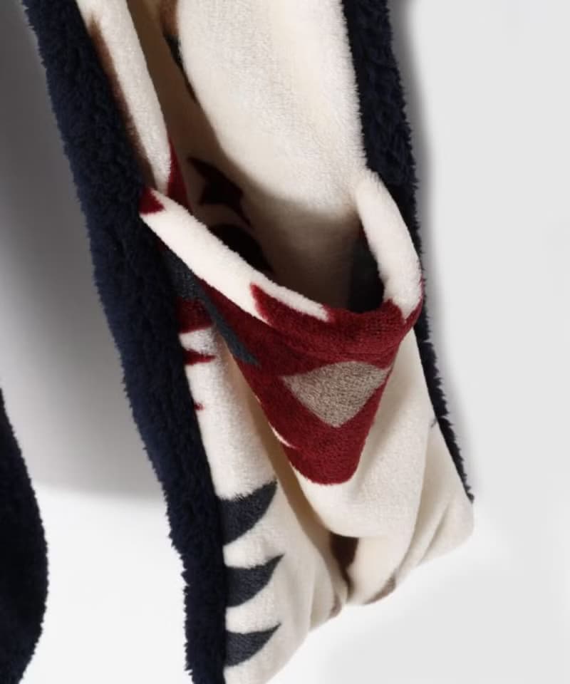 【熱門預購】連帽口袋圍巾(4色) CCKP5301