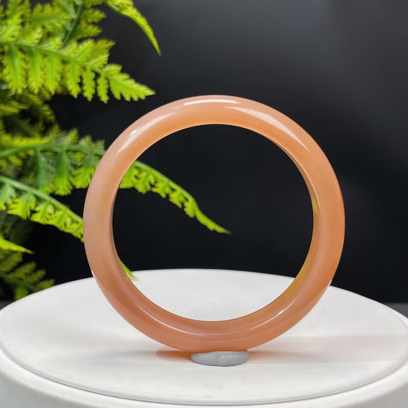 精品 漸變橘色瑪瑙手鐲 57+MM 冰潤起光千層紋玉髓手環 甜美俏麗