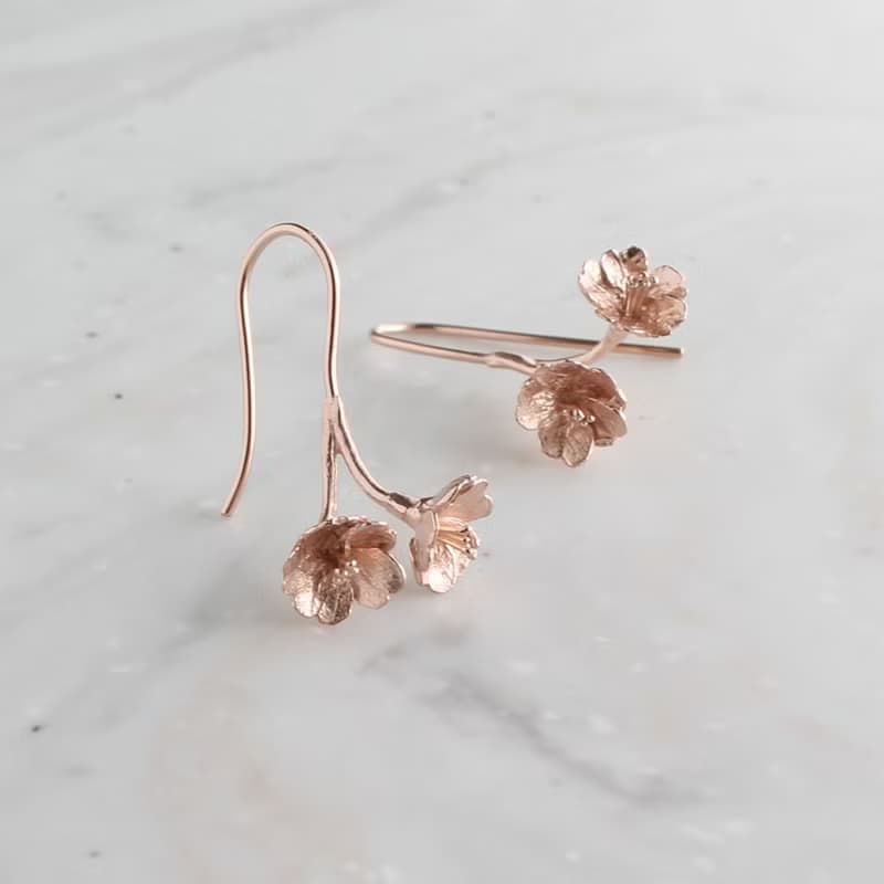胴吹きさくらのピアス / Doubuki Sakura Earrings