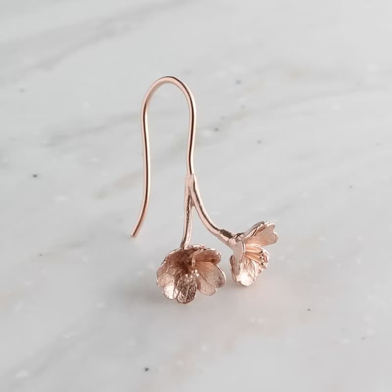 胴吹きさくらのピアス / Doubuki Sakura Earrings