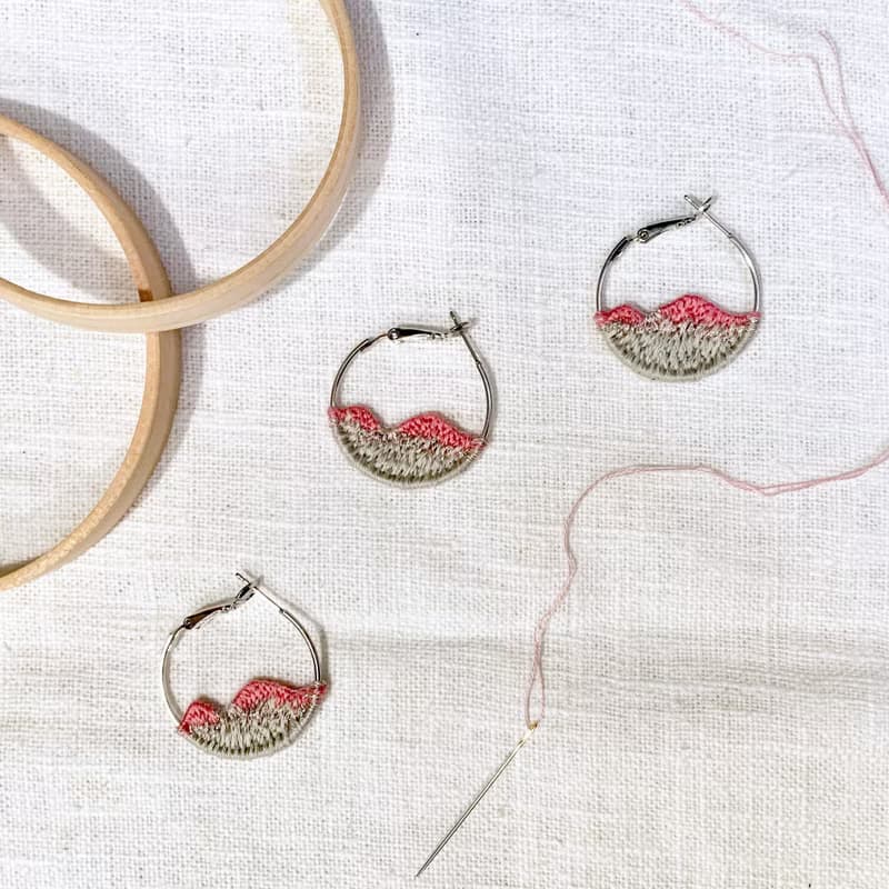 9點以後 | 純手工刺繡耳環 | 山造形耳環