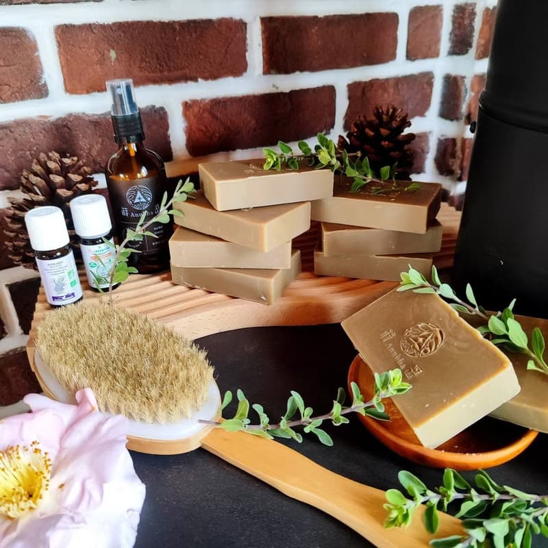 馬鬱蘭手工皂-馬鬱蘭茶湯+玫瑰天竺葵純露-不含一滴水-純露精油皂