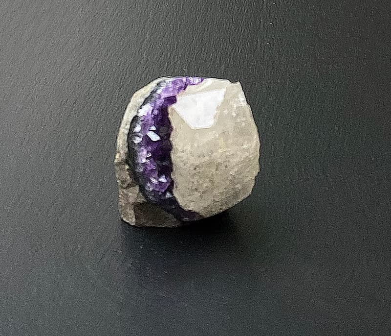 招財開運-天然原礦異象紫晶鎮共生彩虹方解石及黑碧璽 快速出貨