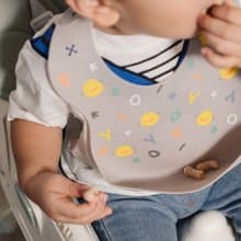 PiyoPiyo 黃色小鴨 可調節矽膠圍兜