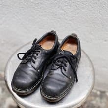 Dr. Martens 經典純黑 真皮牛皮革 厚底馬汀鞋馬丁靴子中筒機車靴