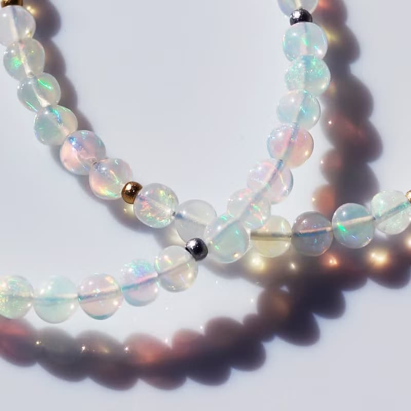 極上オパールが連なる幸せのブレスレット 　星雲