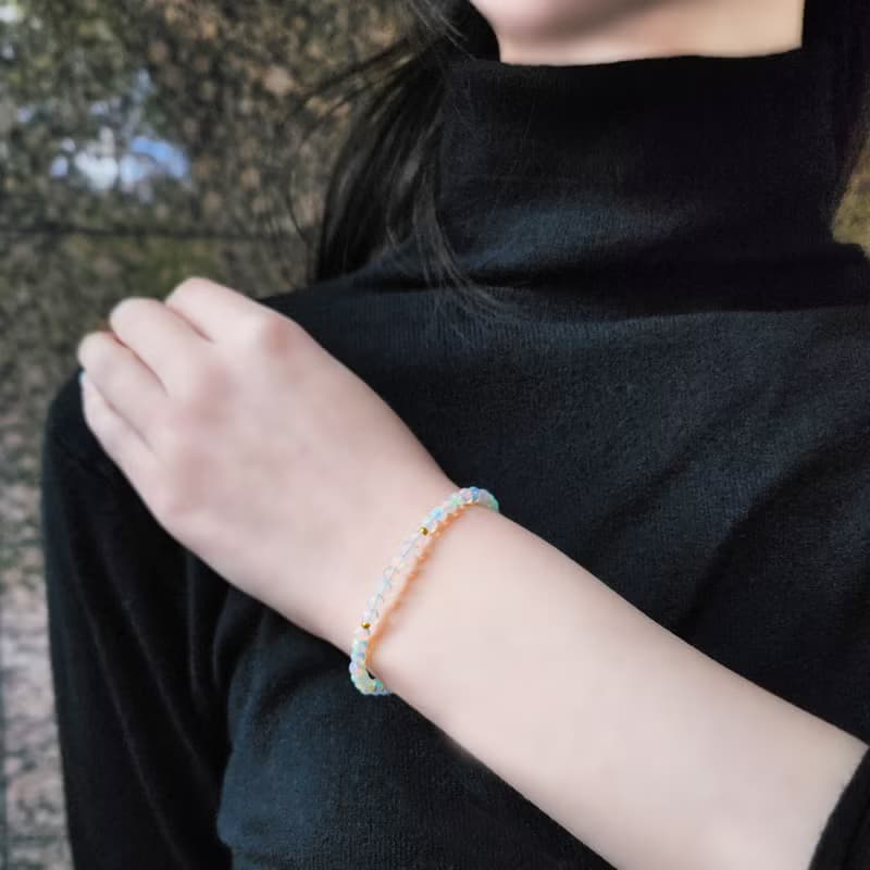 極上オパールが連なる幸せのブレスレット 　星雲