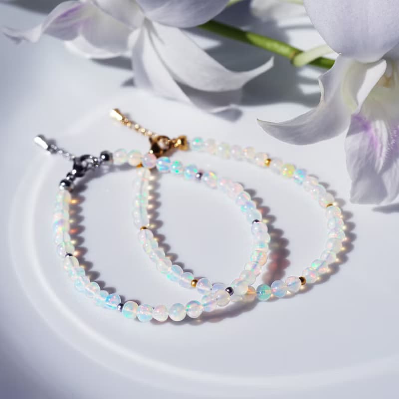 極上オパールが連なる幸せのブレスレット 　星雲