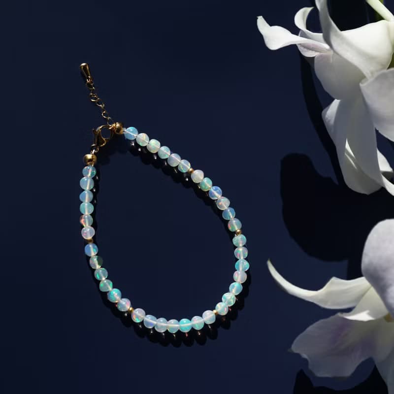 極上オパールが連なる幸せのブレスレット 　星雲