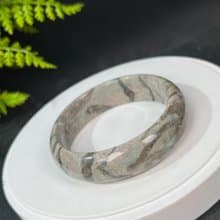 獨特長石手鐲62+MM 玉化高瓷星光 肉紅色飄綠小寬條景鐲 療愈能量
